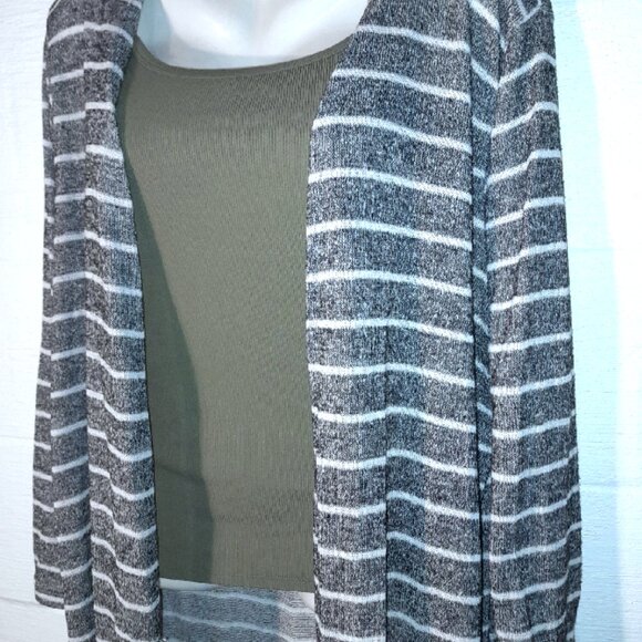 Charlotte Russe Women's Plus Size 3x Grey White Long Sleeve Cardigan Sweater - Picture 4 of 7
